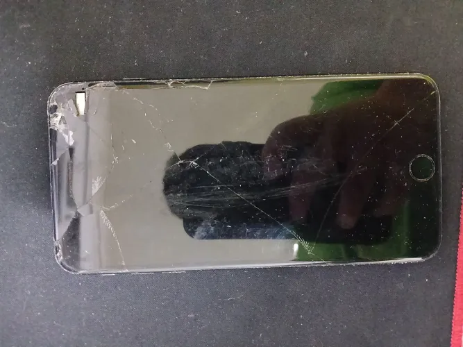 Iphone 7 Plus tela quebrada