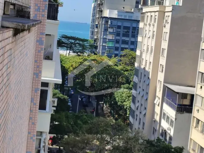 MARAVILHOSO QUARTO E SALA COM VISTA LATERAL MAR