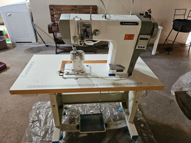 Vende-se maquina de 2 agulhas eletronica