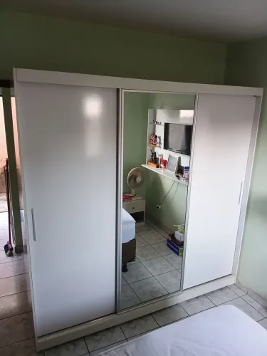 Guarda-roupa casal 3 portas deslizante branco com espelho-excelente estado.