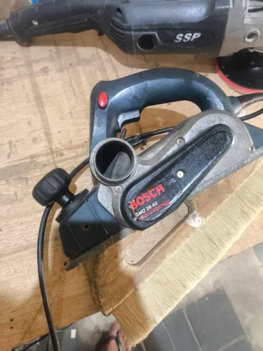 Plaina elétrica bosch