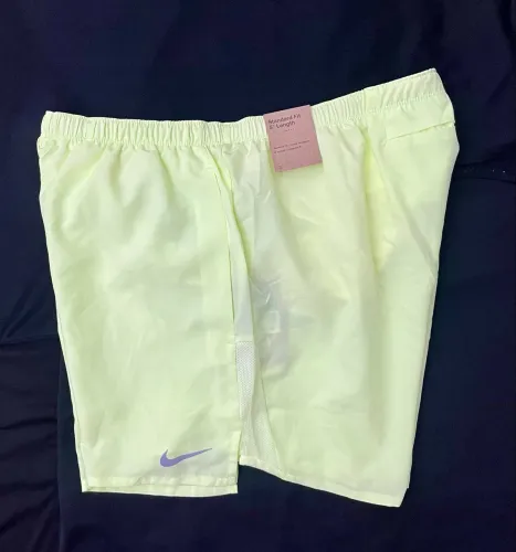 Short Nike verde