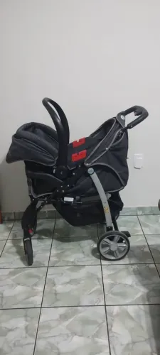 Carrinho de Bebê Módulo- com defeito na trava traseira