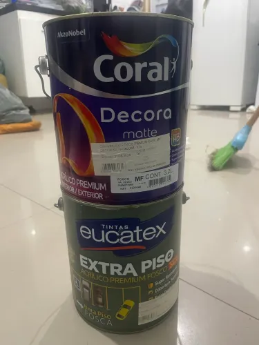 Vendo tinta da coral, lacrada
