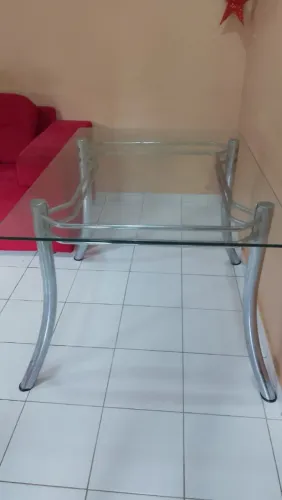 Mesa de vidro de jantar 