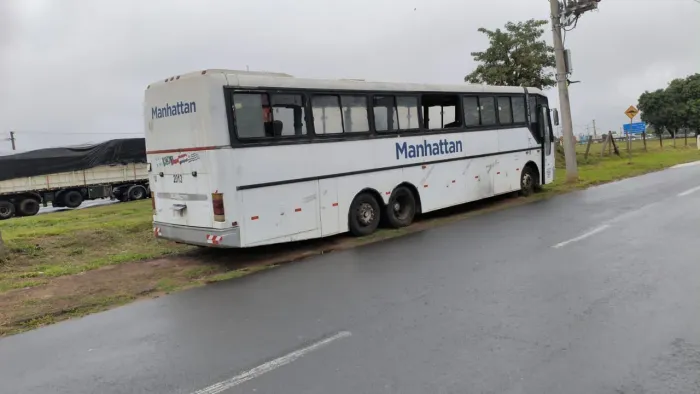 Ônibus volvo para retirada de peças