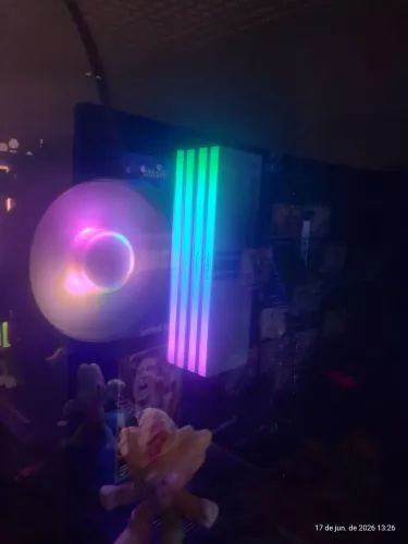 Vendo Memória RAM DDR4 Valkyrie RGB 2x8