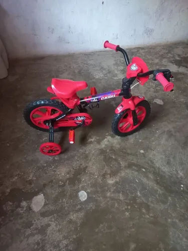Vendo uma  bicicleta infantil 