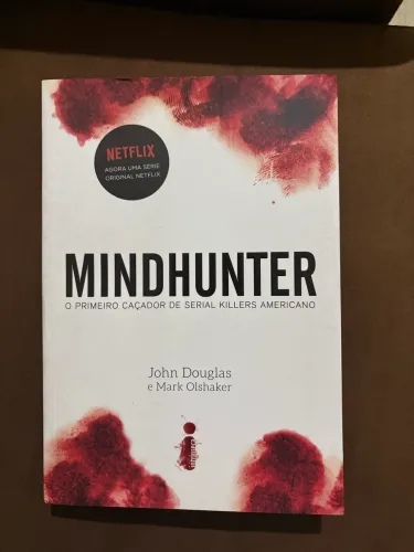 Livro Mindhunter - primeiro caçador de serial killers