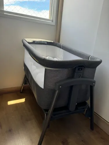 Vende-se berço portátil. 