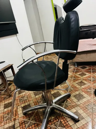 Cadeira para Salão de Beleza / Maquiagem e Sobrancelha