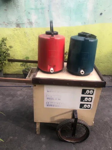 Carrinho de madeira com duas Suqueiras 