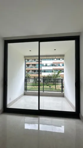 Esquadria de alumínio alto padrão Emplavi 2,62 x 2,61 (L x A)