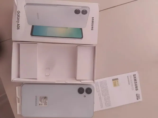 Vendo Samsung A06 128 gigas 4 gigas memória Ham. Estado de novo Com caixa e nota fiscal.  