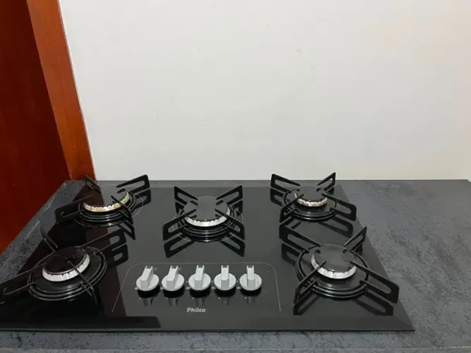 Cooktop 5 bocas + armário bancada. Semi novos em perfeito estado.