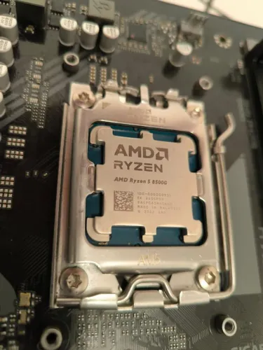 Ryzen 5 8500G