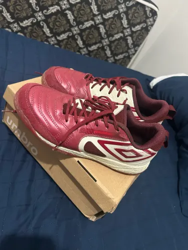 Umbro pro 5 cherry