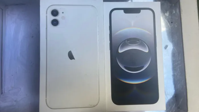 Caixas de iPhones