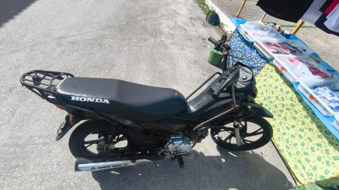 Vendo Honda Pop 2022 na Jatiúca 28938km único dono tudo em dia
