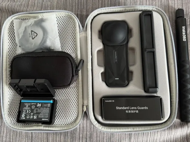 Camera 360° Insta360 X5 8k30fps Essentials Bundle