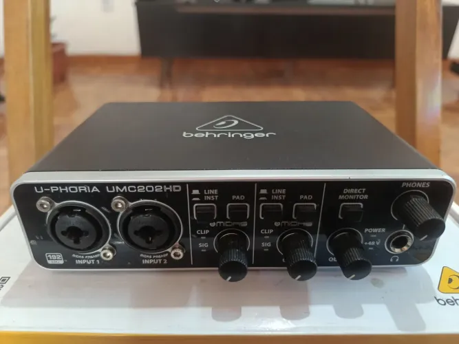 Interface de áudio - Behringer UMC202HD U-PHORIA Novíssima