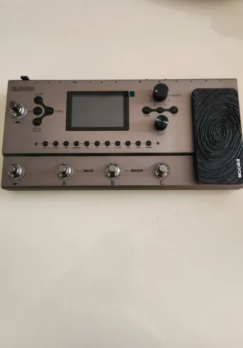 Pedaleira Mooer GE 200 Pro