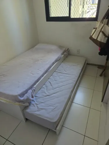 Cama Solteiro Bicama Branca com 2 Colchões Auxiliar