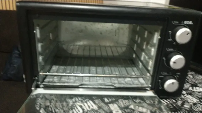 Vendo forno elétrico em bom estado R$250,00