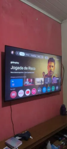 Smart tv TCL 50"  bordas infinita com nota e caixa