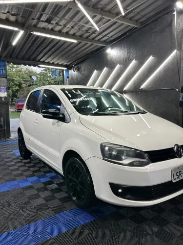Volkswagen Fox 1.0 MI Total Flex 8V 5P 2014