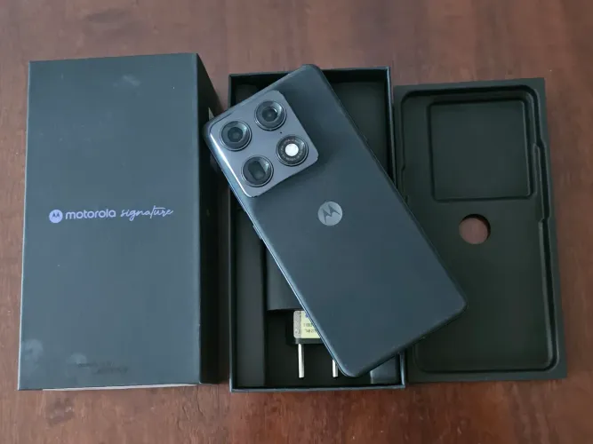 OFERTA! Motorola Signature Preto 12gb Ram 512gb NF e Garantia