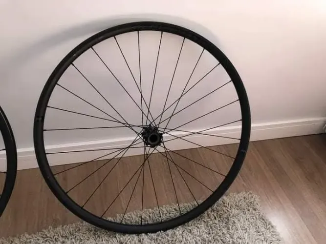 Rodas hollowgram carbono 23mm