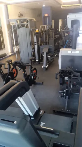 Máquinas de academia wellness