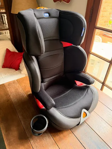 Cadeira Auto Bebês Oasys 2-3 Fixplus Evo Preta Chicco