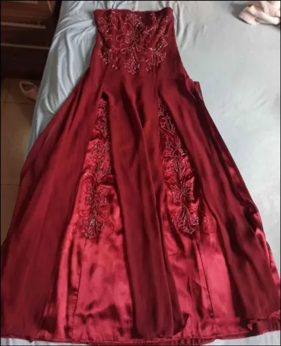 Vestido tomara que caia com echarpe Tam P Vinho