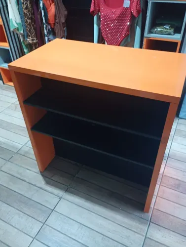 Mesa balcão ou centro de loja