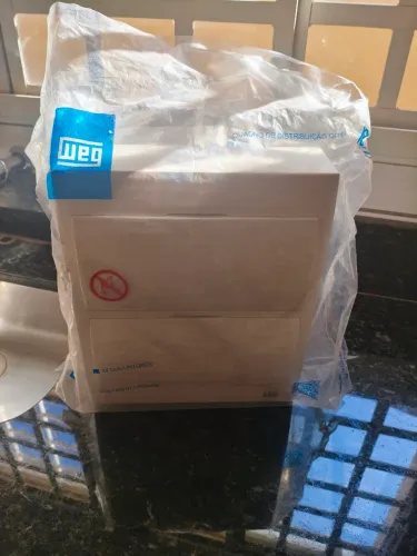 Quadro distribuição de sobrepor 24 disjuntores - WEG - sem uso