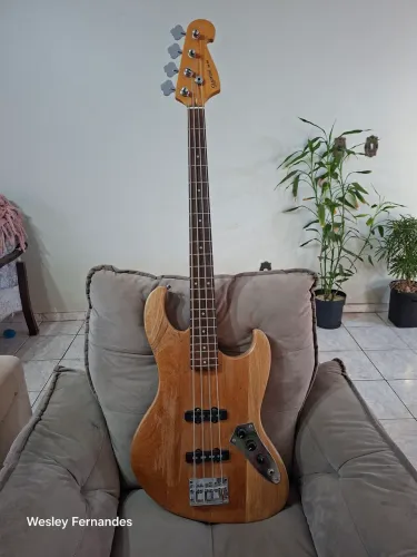 Contrabaixo Giannini GB 100