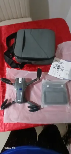 Drone l600 pro max com guimbal de 3 eixoe e controle com telas