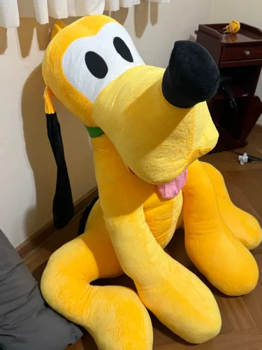 Pelúcia Pluto gigante