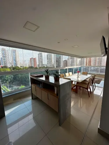 Apartamento de alto padrão à venda, 177m2, em frente ao Parque Flamboyant