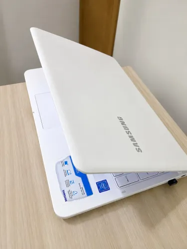 Vendo notebook Samsung essentials