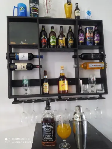 Vendo suporte de parede para bebidas (Barzinho)