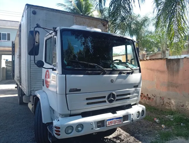 Mercedes Benz 1318