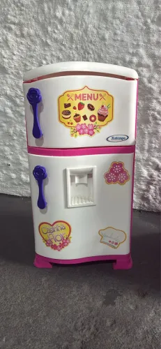 Geladeira infantil