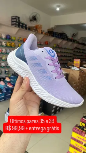 Tênis esportivo