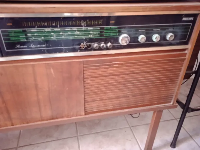 Radiola Philips antiga