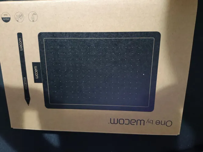 Mesa digitalizadora One By Wacom CTL472, Pequena, Pen LP-190K, Preto e vermelho 