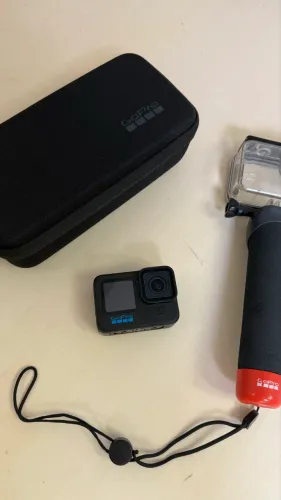 GoPro Hero 10 com acessórios