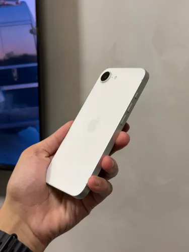 iPhone 16e 128 Branco Loja física 